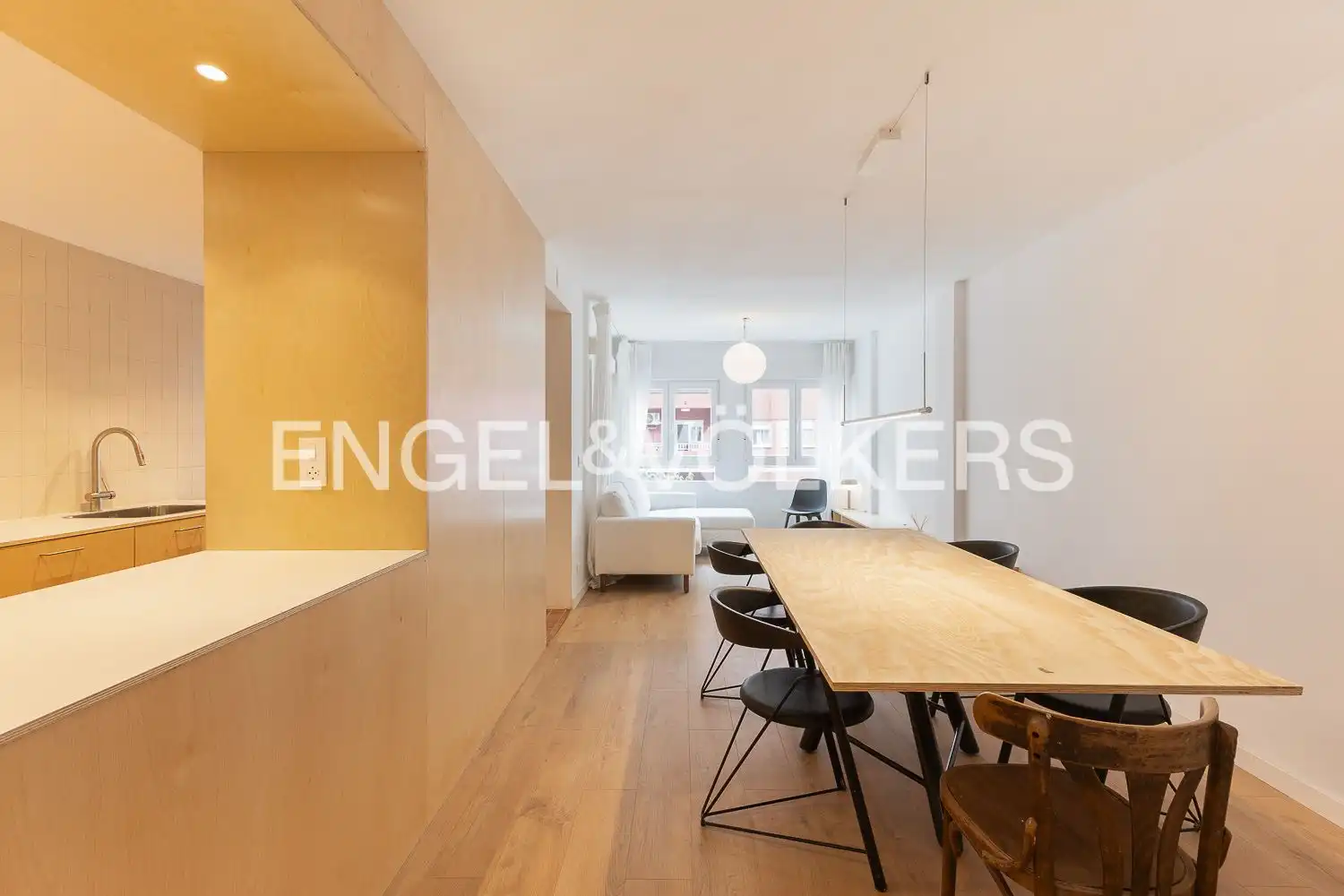 Flat with terrace to rent in Quatre Carreres