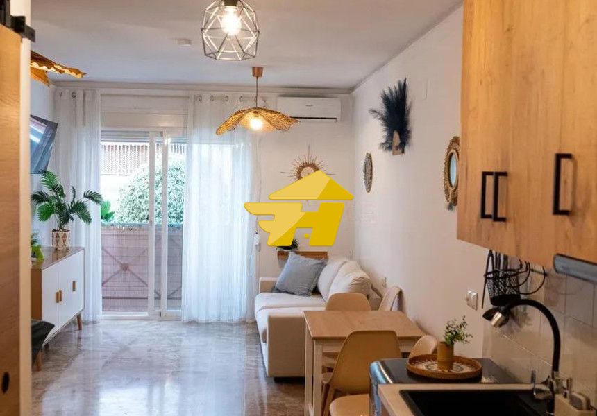 Vista exterior de Pis en venda en Torremolinos amb Aire condicionat, Moblat i Balcó