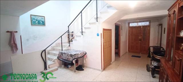 Casa adosada en Venta en Herencia