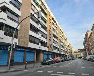 Vista exterior de Pis en venda en  Madrid Capital amb Calefacció, Parquet i Terrassa