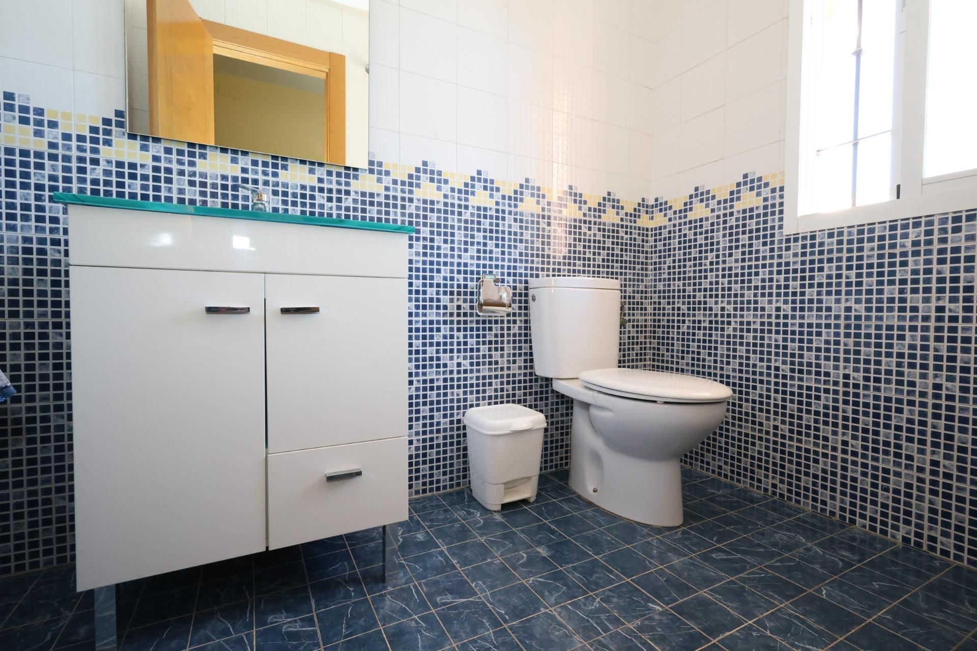 Einfamilien-Reihenhaus zum Verkauf in Calle CALETA , Belicena