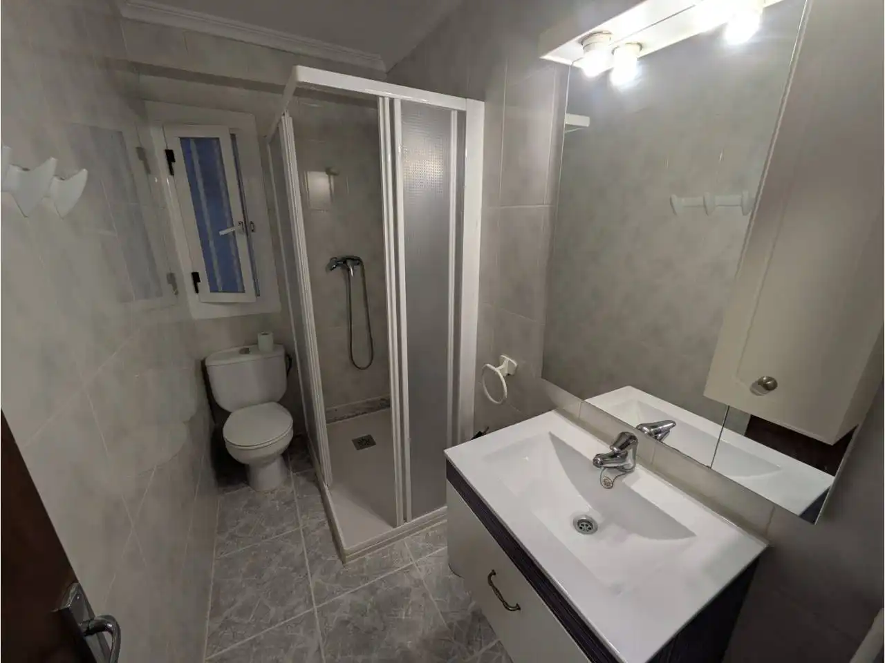 Baño de Piso de alquiler en Elda con Amueblado