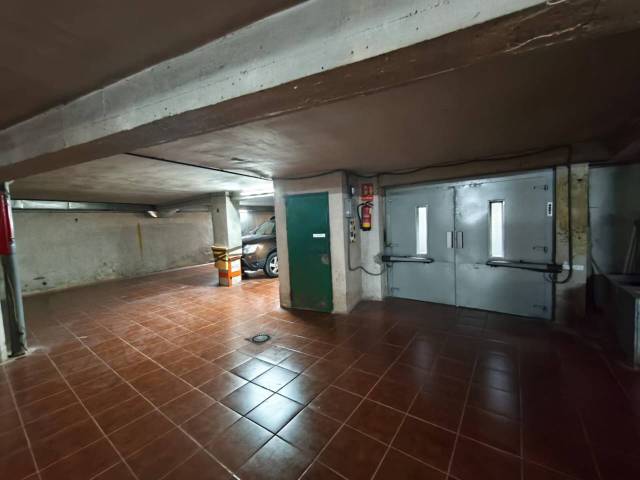 Garaje en Venta en Calle Viriato en Trafalgar