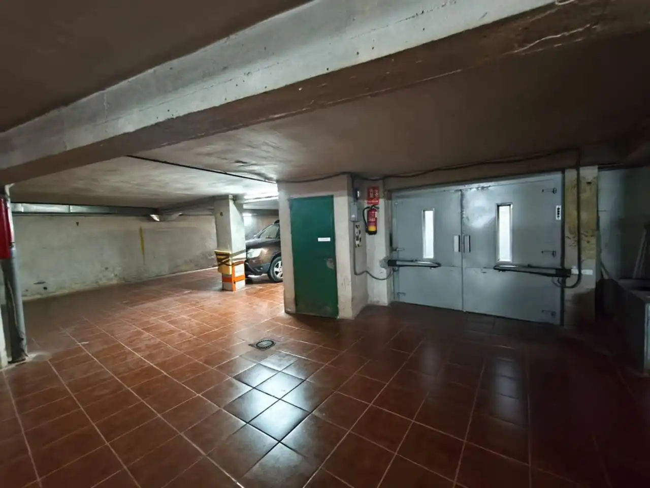 Parkplatz mit Aufzug zum Verkauf in Calle Viriato