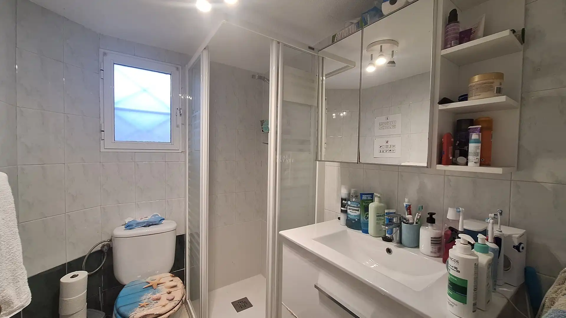 Bathroom of Flat for sale in L'Alfàs del Pi  with Air Conditioner, Terrace and Furnished