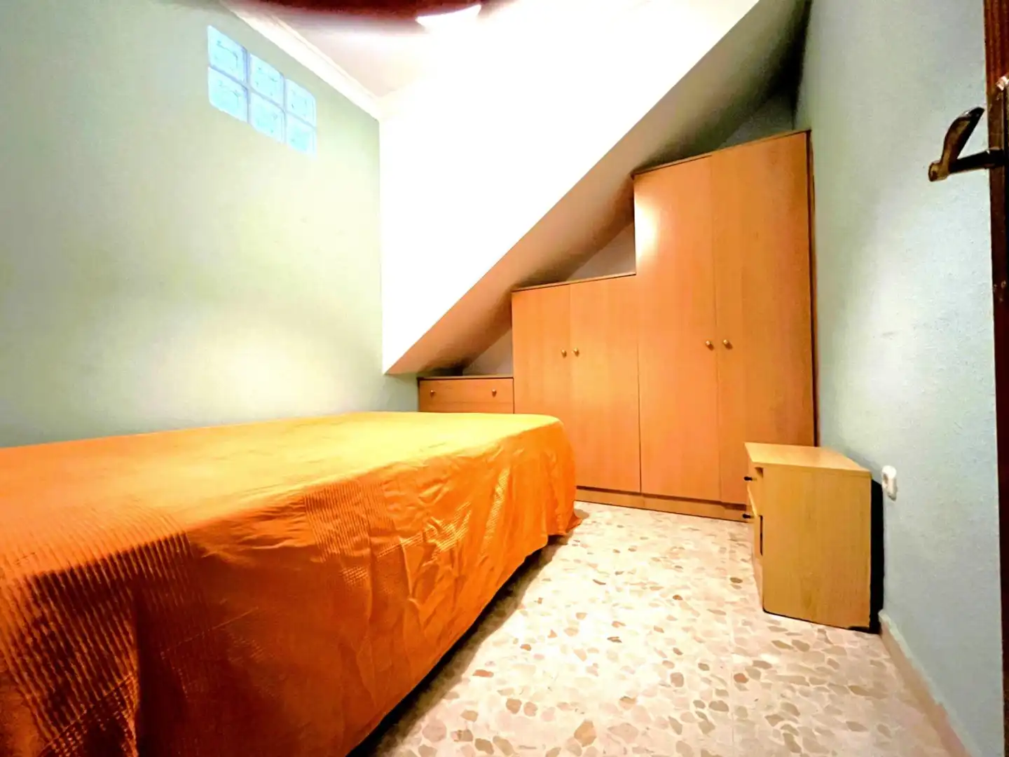 Habitación de Planta baja en venta en Málaga