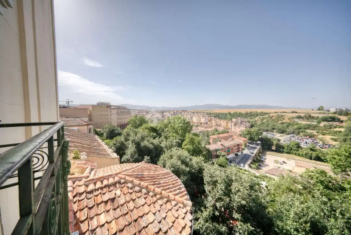 Vista exterior de Pis en venda en Segovia amb Calefacció