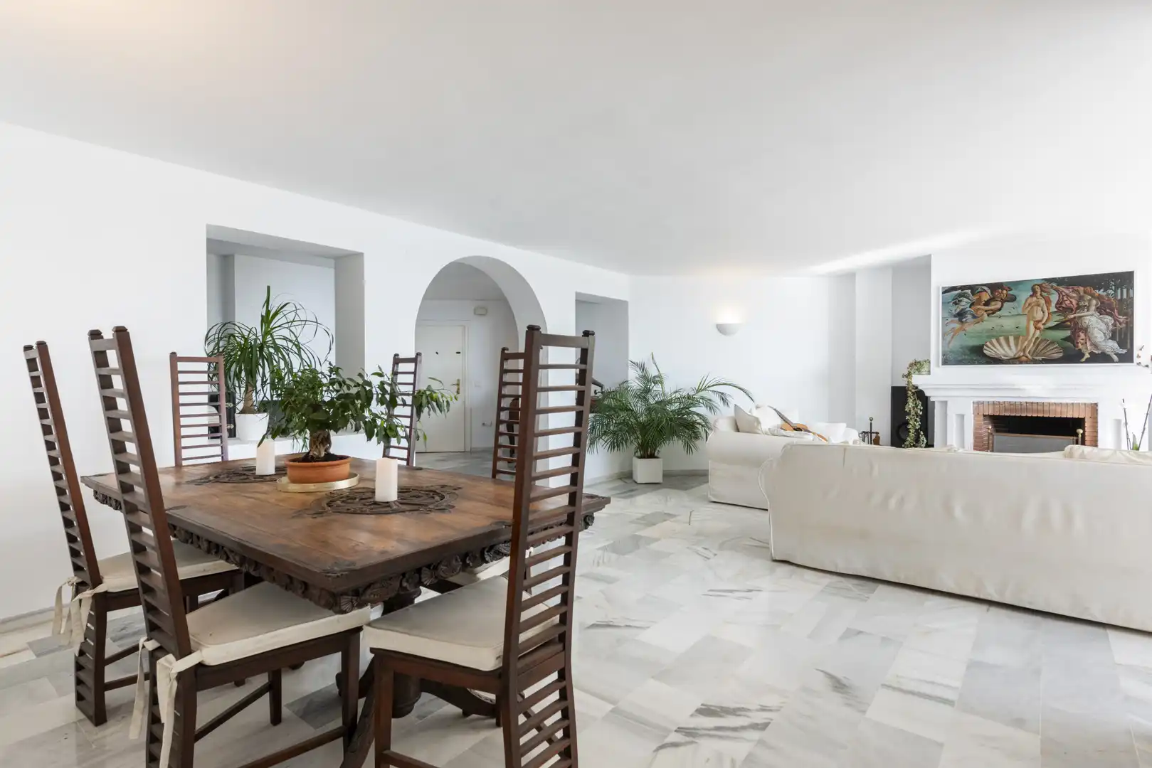Menjador de Apartament en venda en Nueva Andalucía