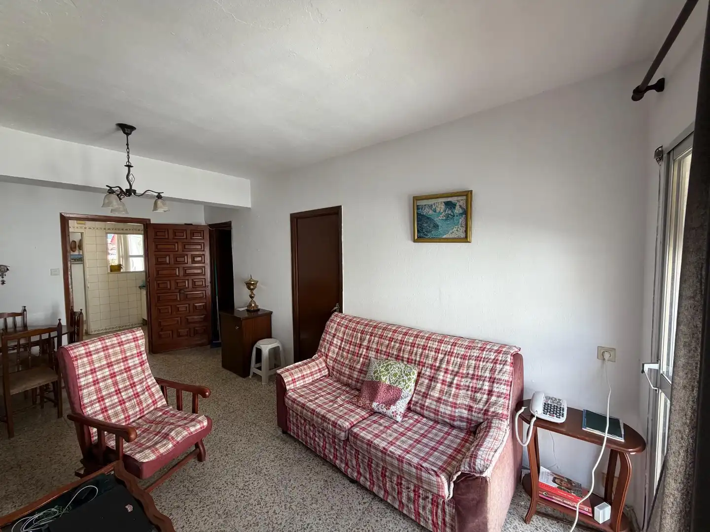 Sala d'estar de Casa adosada en venda en Marbella amb Terrassa, Moblat i Balcó