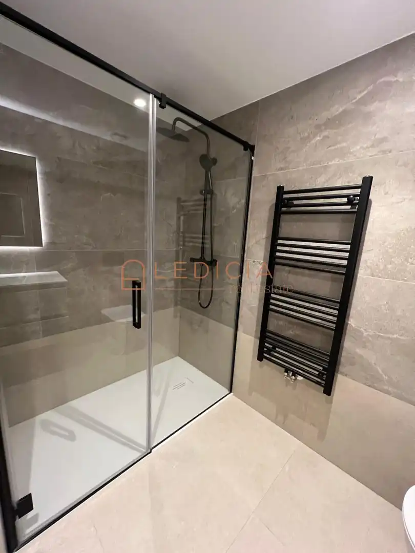 Flat with lift for sale in Sanjurjo Badía, imagen 28