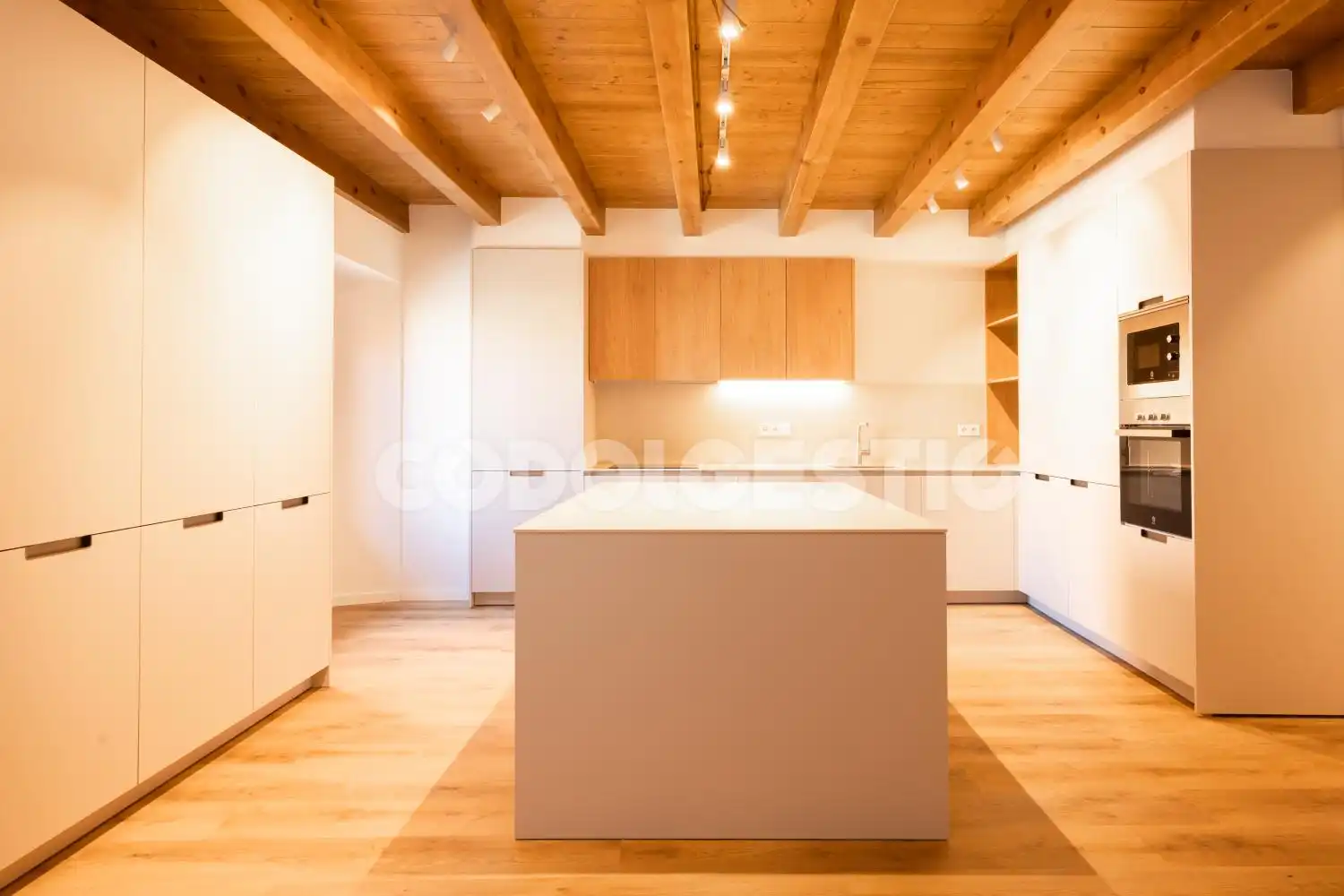 Kitchen of Flat for rent in Vic