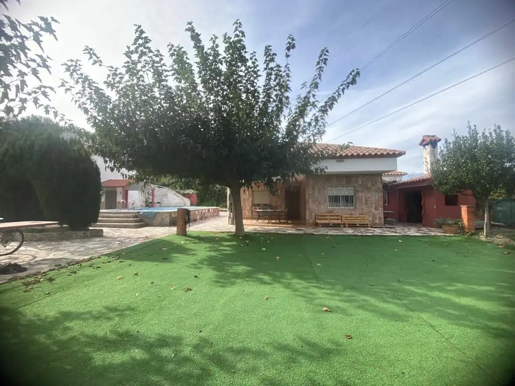 Vista exterior de Casa o xalet en venda en La Pobla de Tornesa amb Jardí privat, Terrassa i Traster