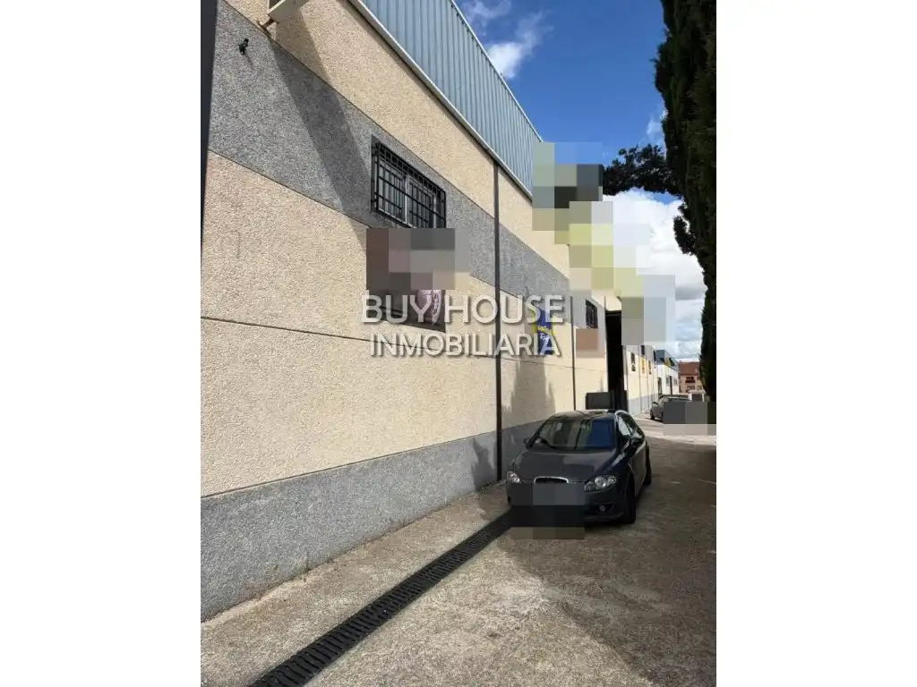Außenansicht von Fabrikhallen zur Miete in Yuncos