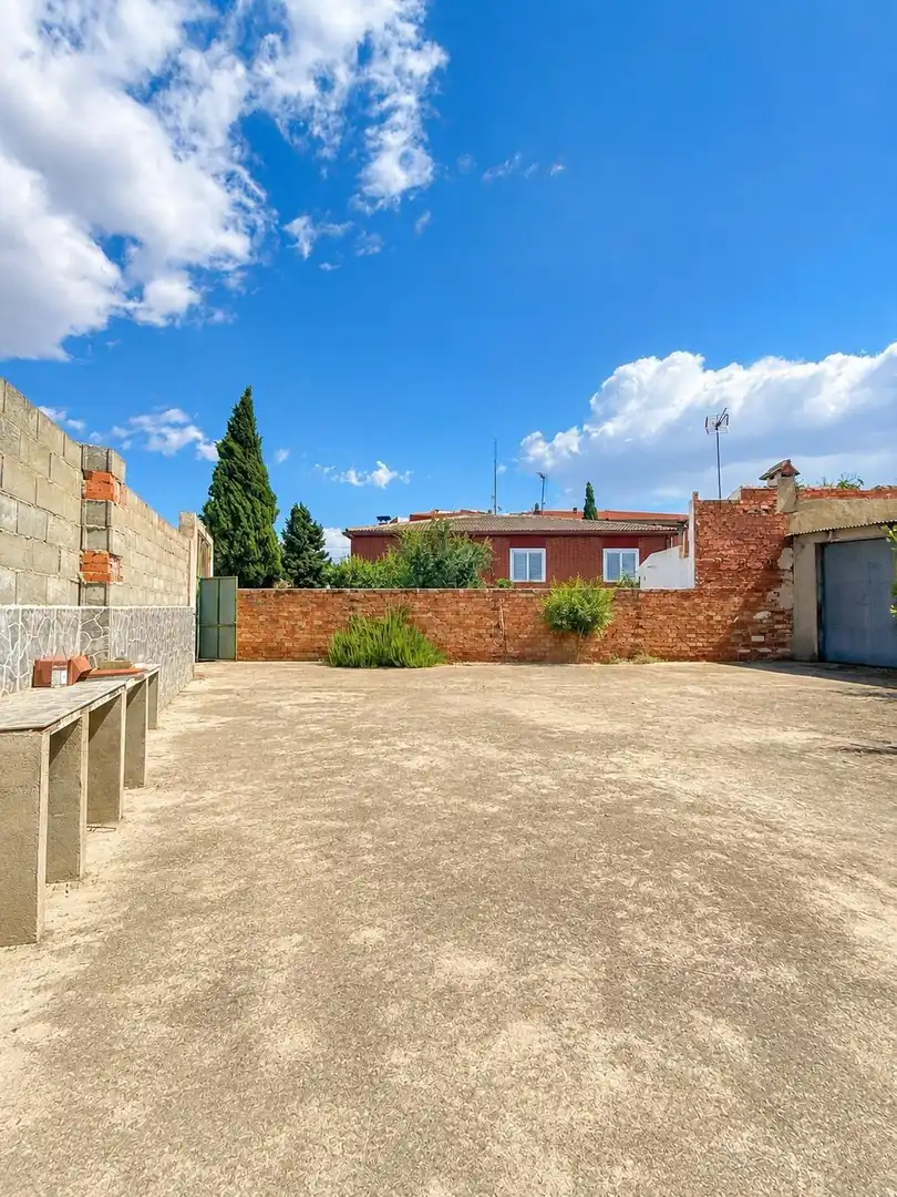 Wohnbaugrundstück zum Verkauf in Villafranca de los Caballeros, imagen 2