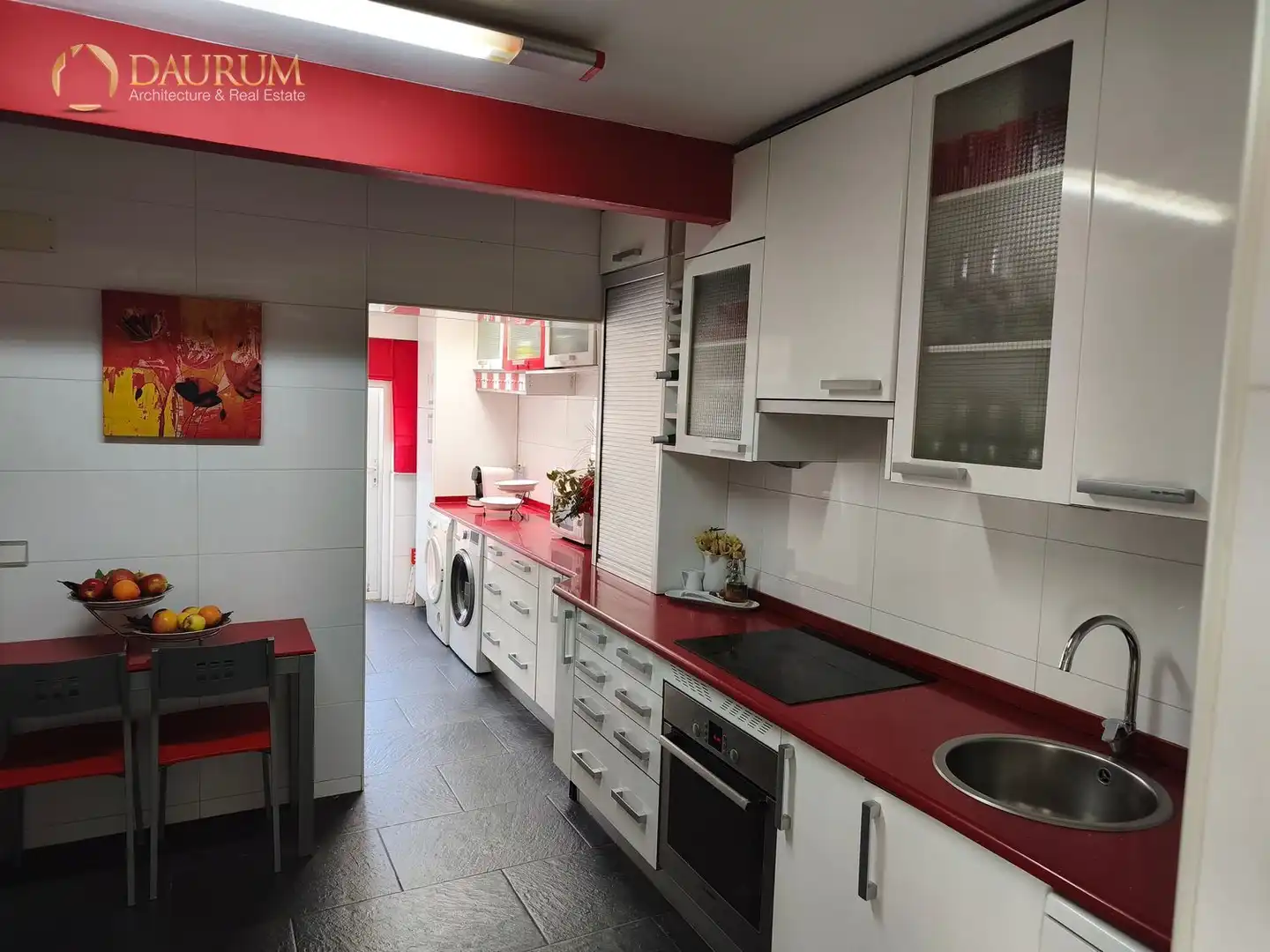 Cocina de Casa adosada en venta en Boadilla del Monte con Aire acondicionado, Calefacción y Jardín privado
