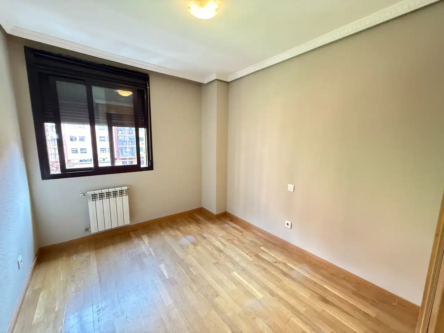 Bedroom of Flat for sale in Madrid  with Air Conditioner, Heating and Storage room