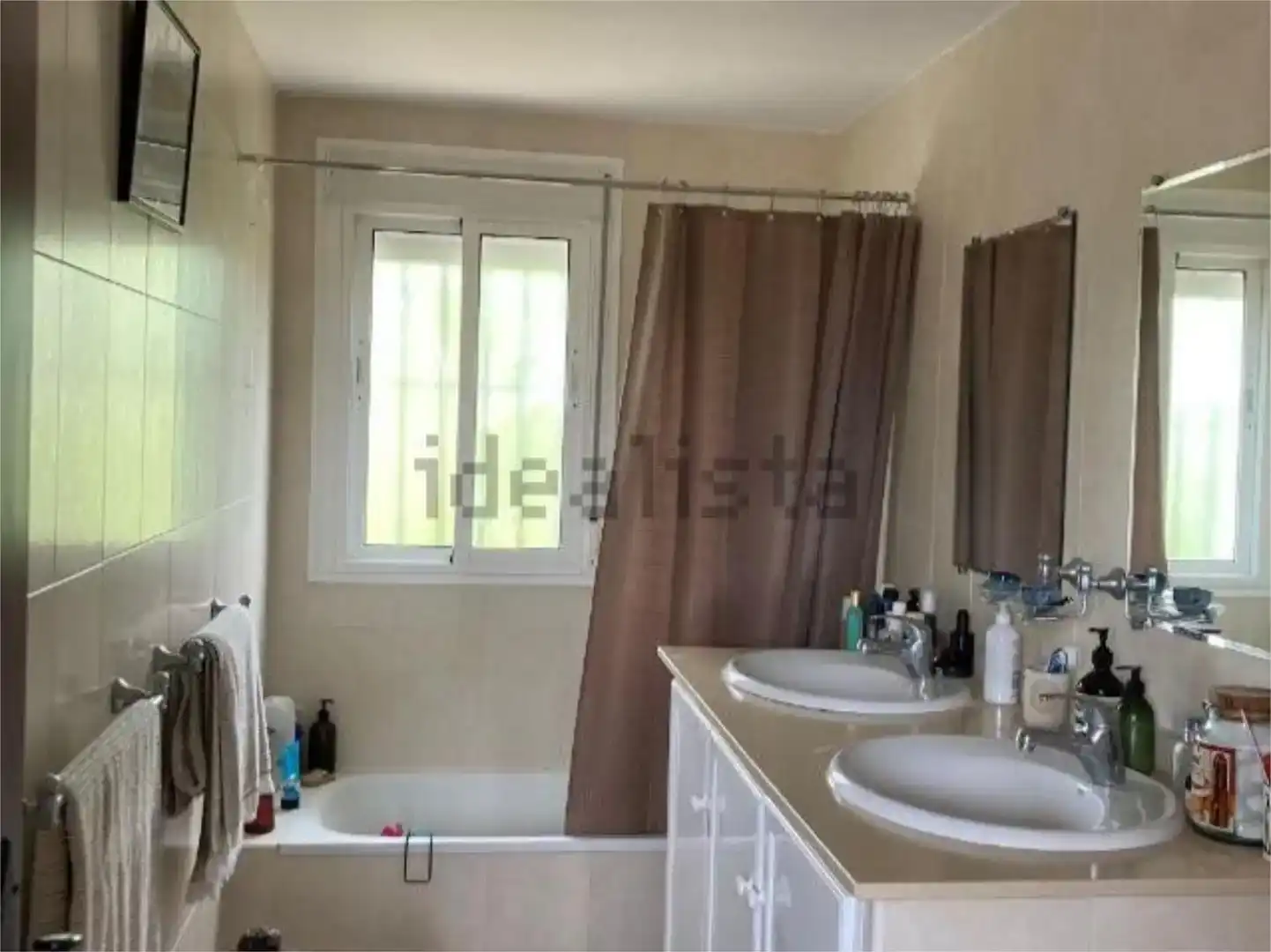 Bany de Finca rústica en venda en Arcos de la Frontera amb Aire condicionat i Piscina