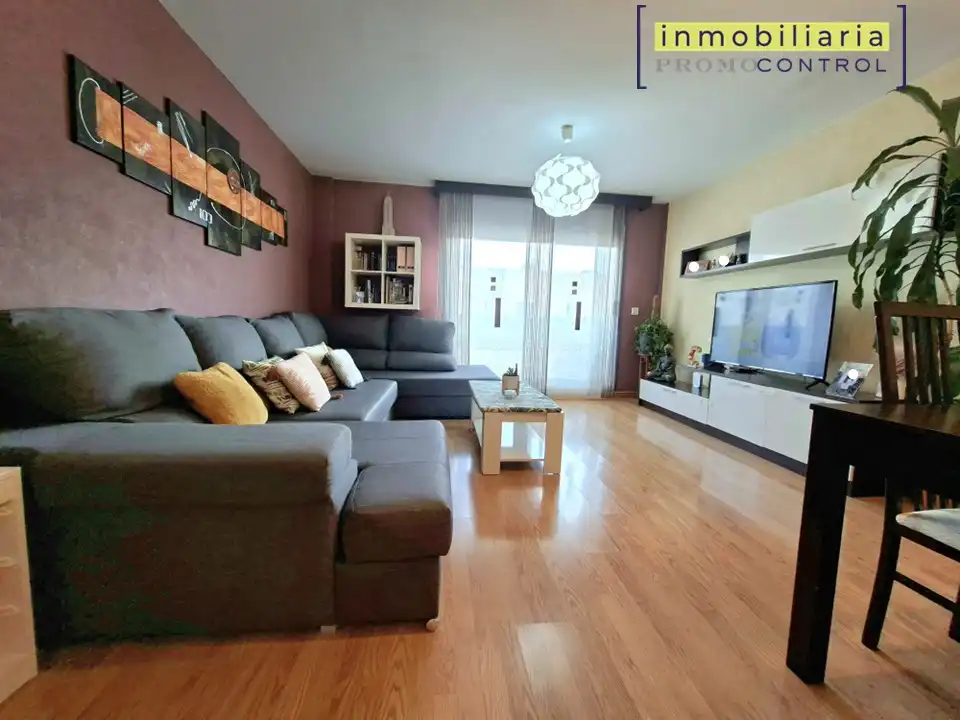 Sala de estar de Piso en venta en Zuera con Aire acondicionado, Calefacción y Parquet