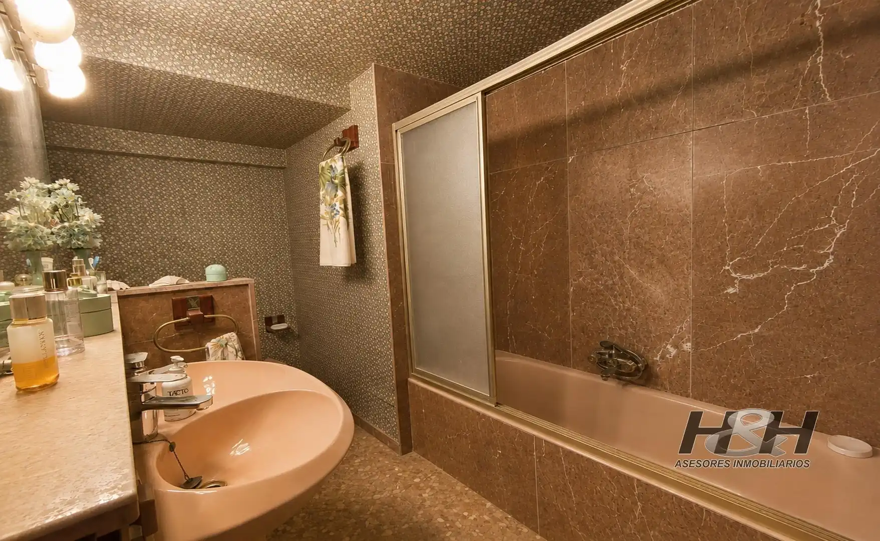 Baño de Piso en venta en Náquera con Jardín privado, Terraza y Balcón