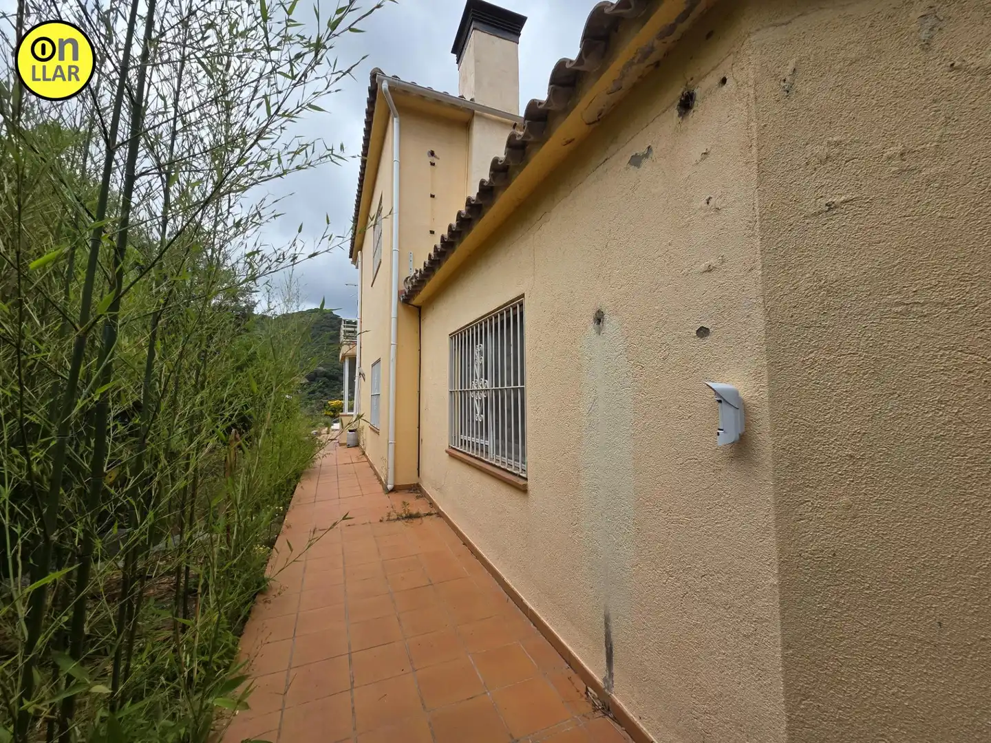 Vista exterior de Casa o xalet en venda en Cabrera de Mar amb Piscina comunitària