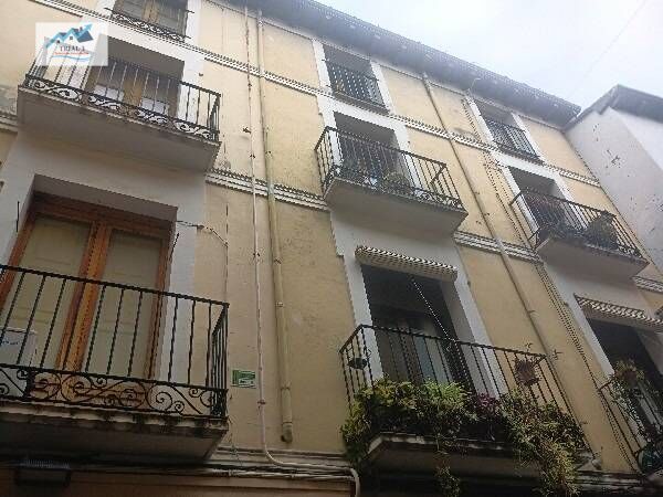 Vista exterior de Pis en venda en  Huesca Capital amb Terrassa