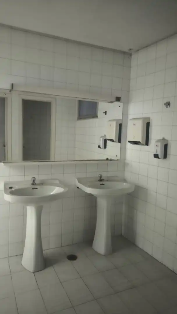 Badezimmer von Geschaftsraum zur Miete in O Carballiño   mit Klimaanlage
