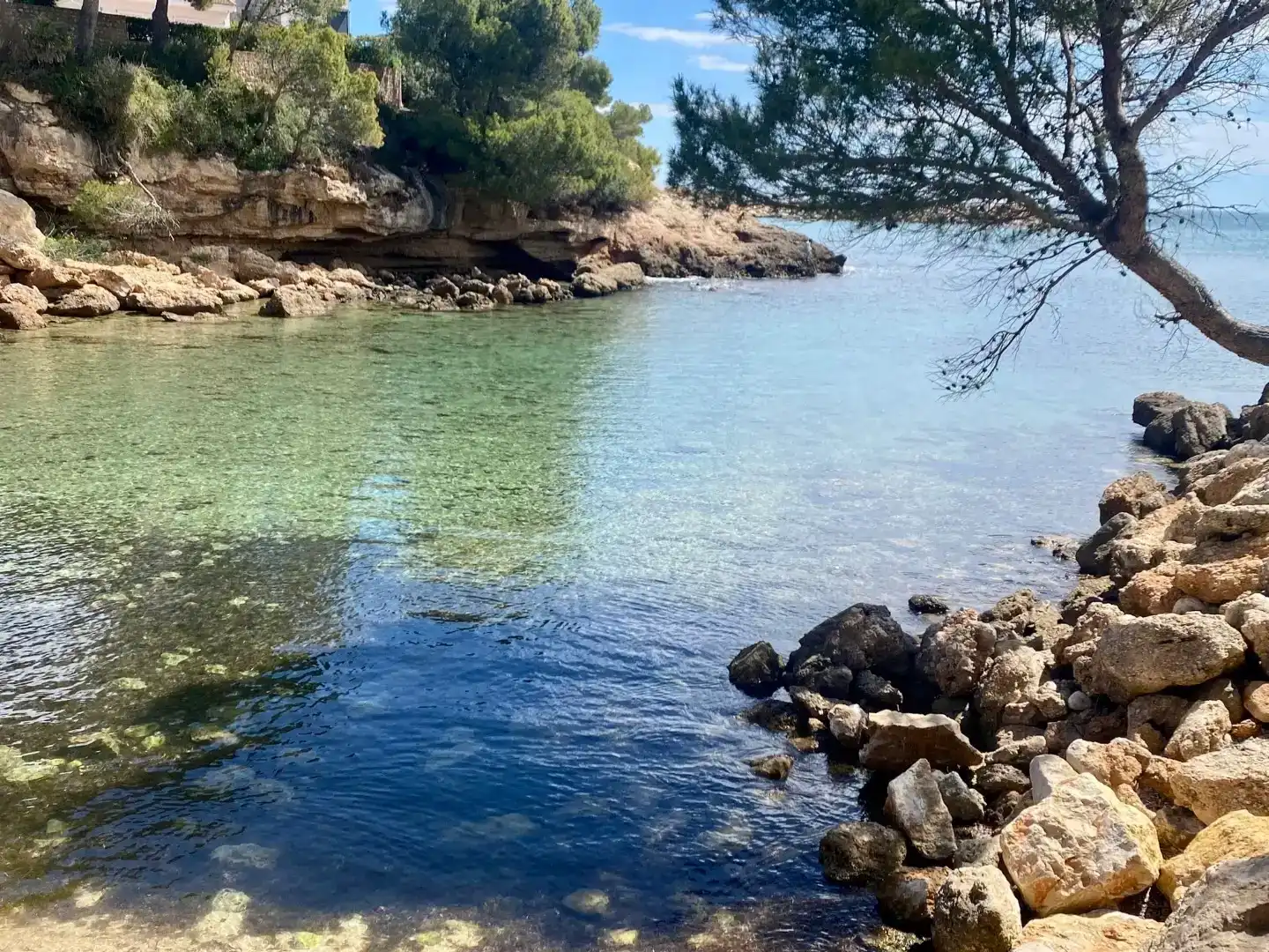Vista exterior de Pis en venda en L'Ametlla de Mar  amb Aire condicionat i Piscina