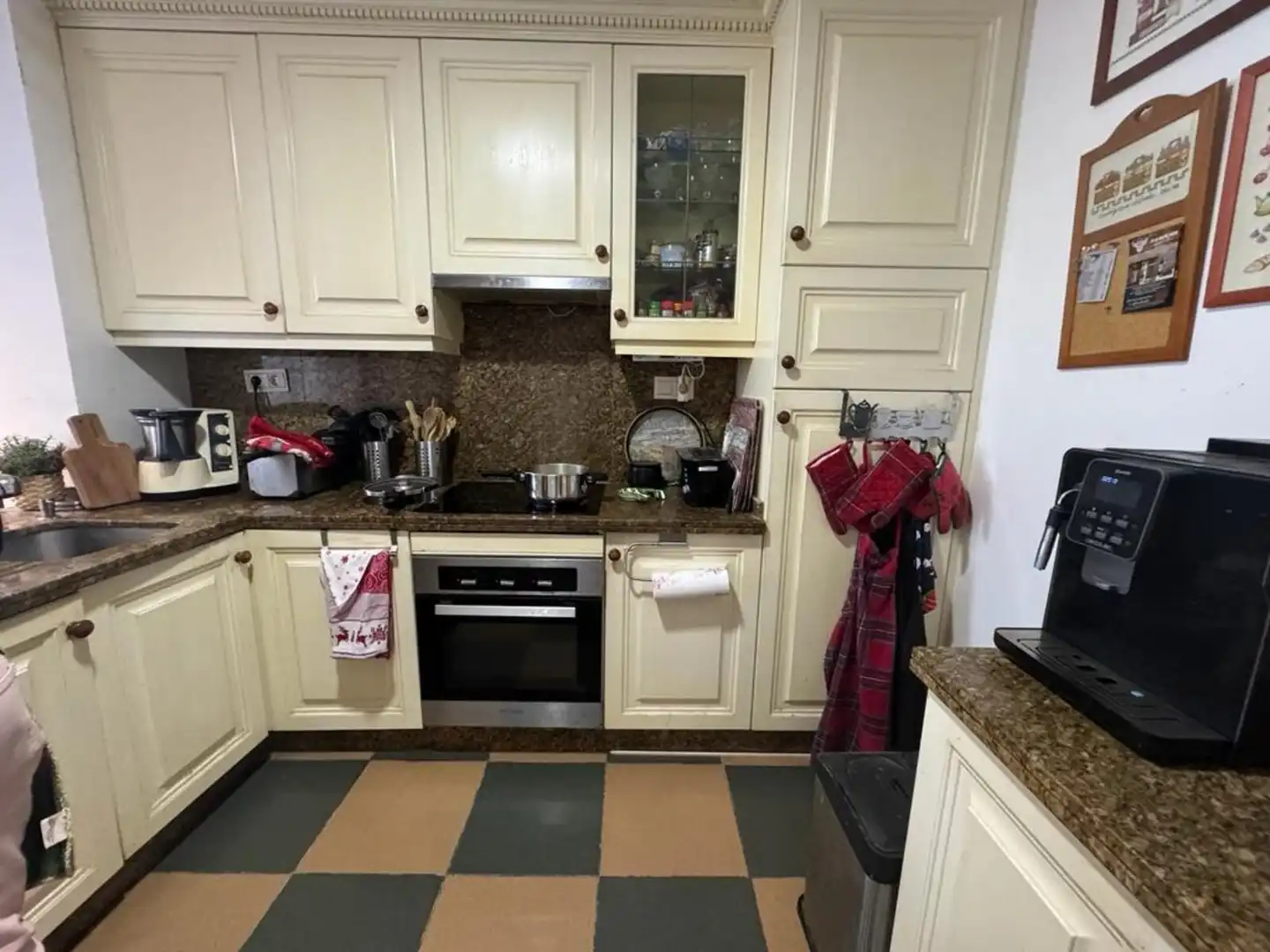 Cuina de Casa o xalet de lloguer en Benahavís amb Aire condicionat, Terrassa i Moblat