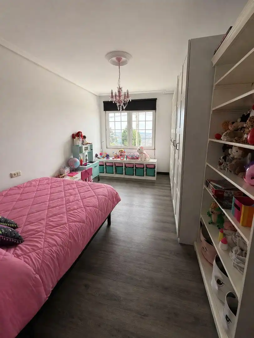 Dormitori de Casa o xalet en venda en Corvera de Asturias amb Calefacció, Jardí privat i Terrassa