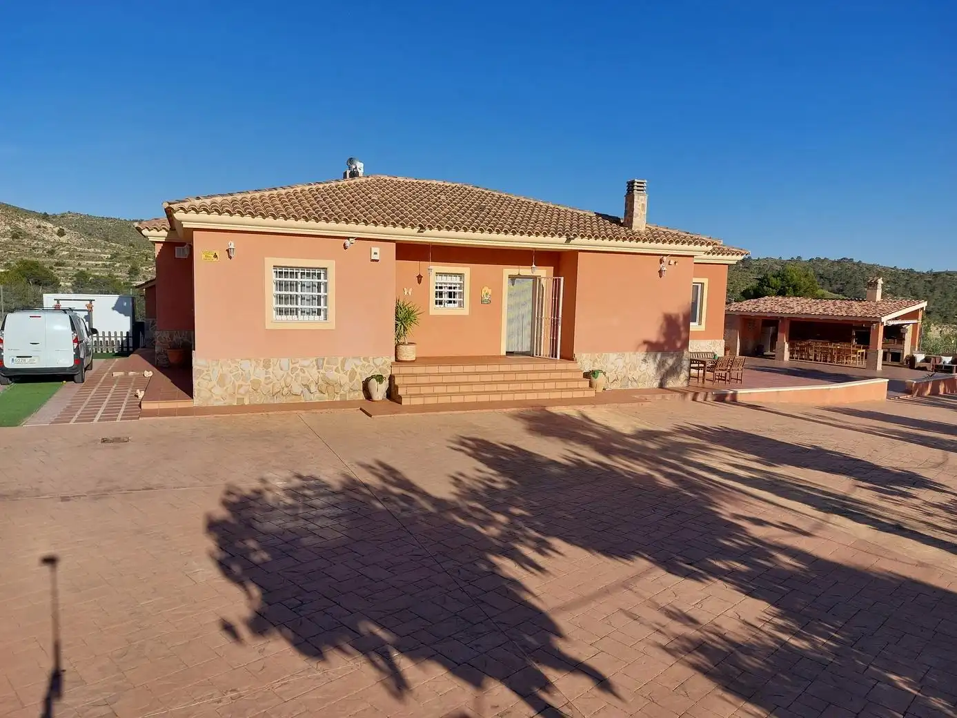 Vista exterior de Casa o xalet en venda en Aigües amb Calefacció, Jardí privat i Terrassa
