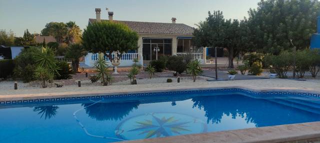 Casa-chalet en Venta en La Algoda - Matola - Llano de San José