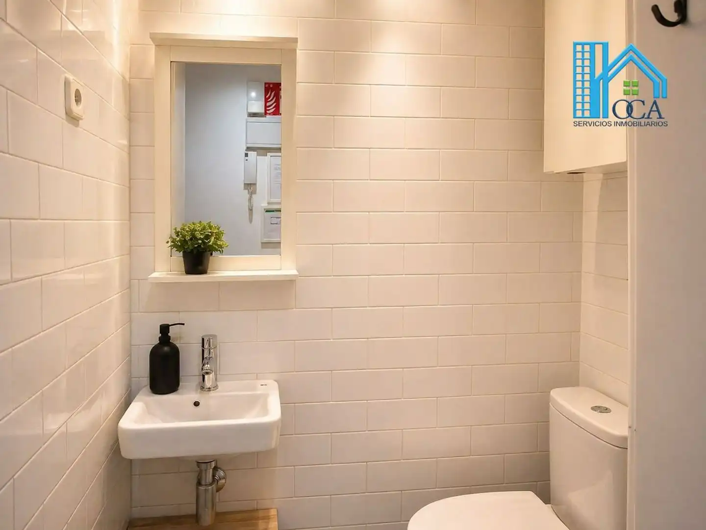 Badezimmer von Wohnung zum Verkauf in Madrid mit Klimaanlage und Möbliert