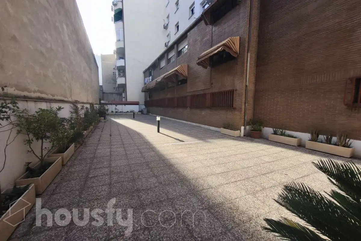 Vista exterior de Pis de lloguer en Madrid amb Aire condicionat, Calefacció i Moblat