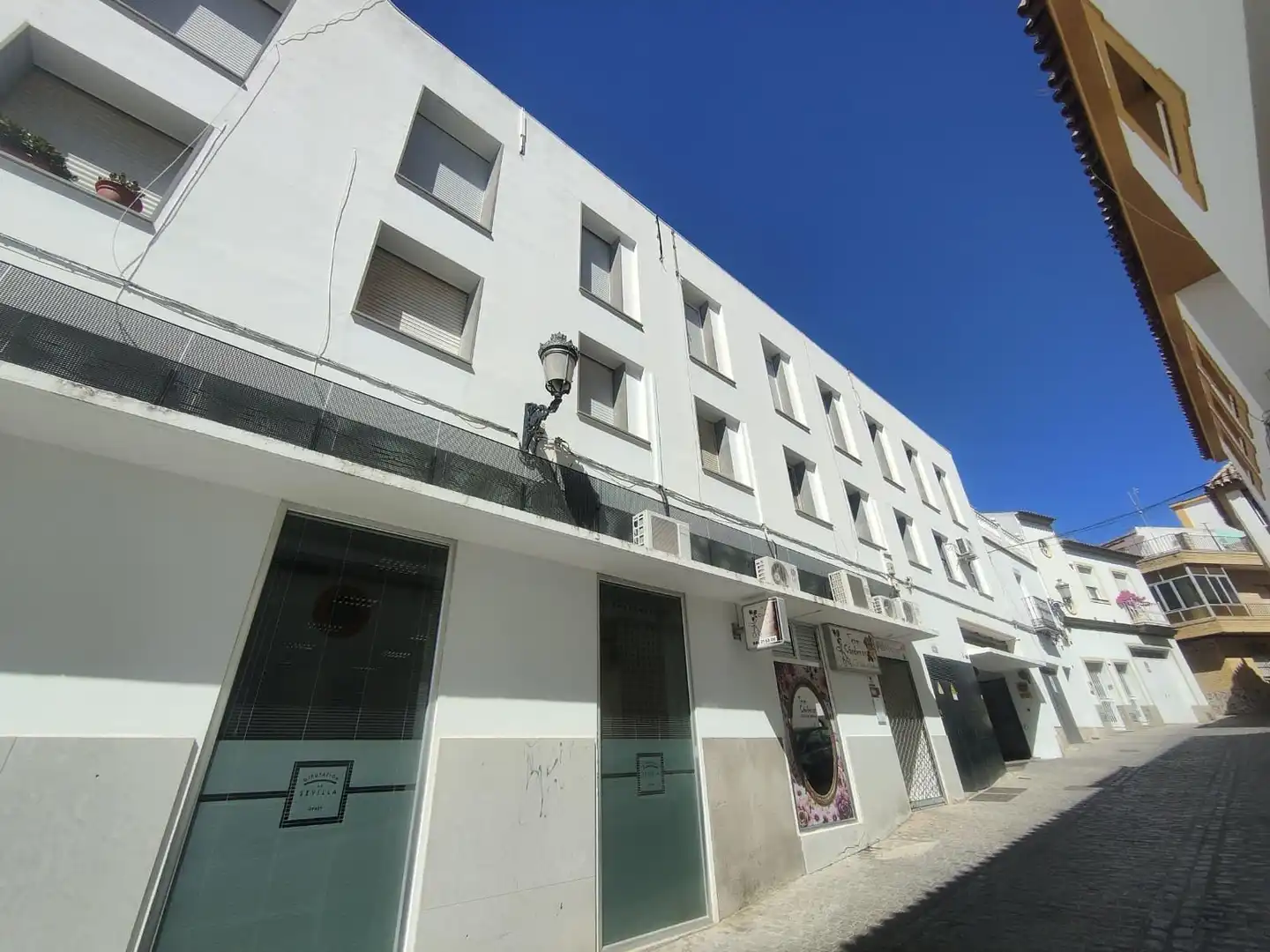 Vista exterior de Pis en venda en Morón de la Frontera