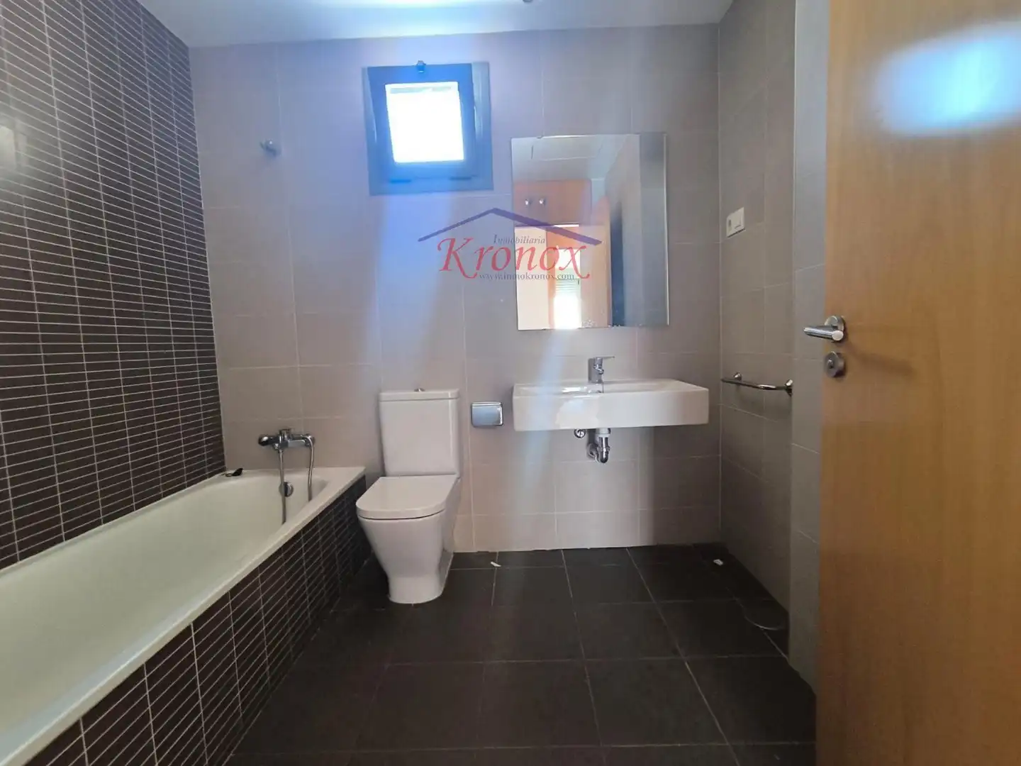 Baño de Ático en venta en Pinto con Calefacción, Terraza y Trastero