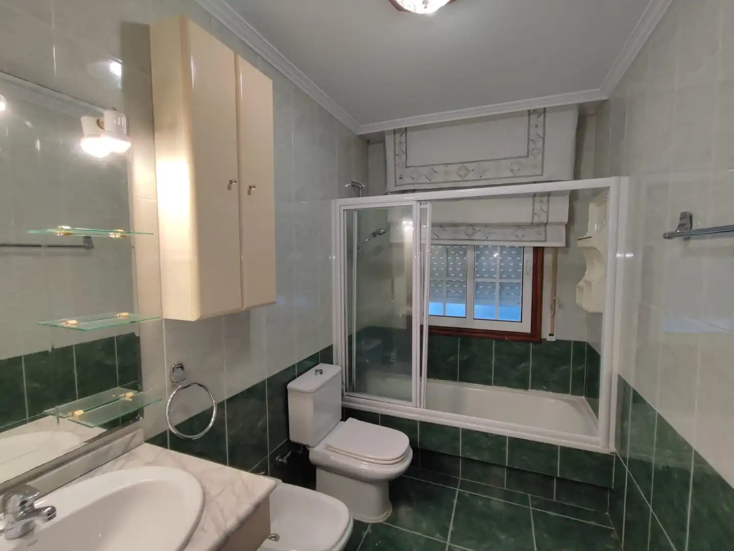 Baño de Casa o chalet en venta en Vigo  con Calefacción, Jardín privado y Terraza