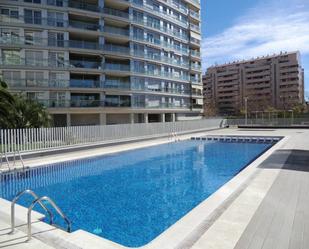 Swimming pool of Flat for sale in  Valencia Capital  with Air Conditioner, Heating and Private garden