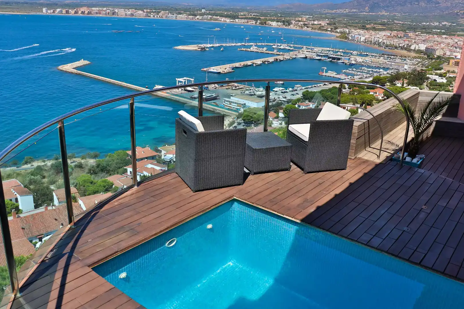 Casa con piscina in vendita a Almadrava - Canyelles - Puig-Rom