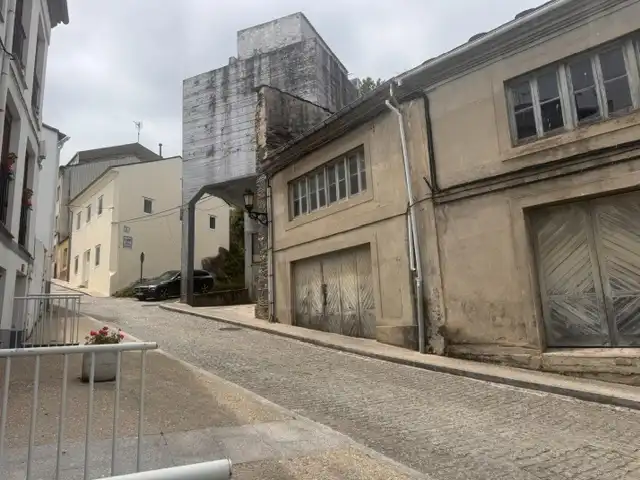 Vista exterior de Nau industrial en venda en Ribadeo