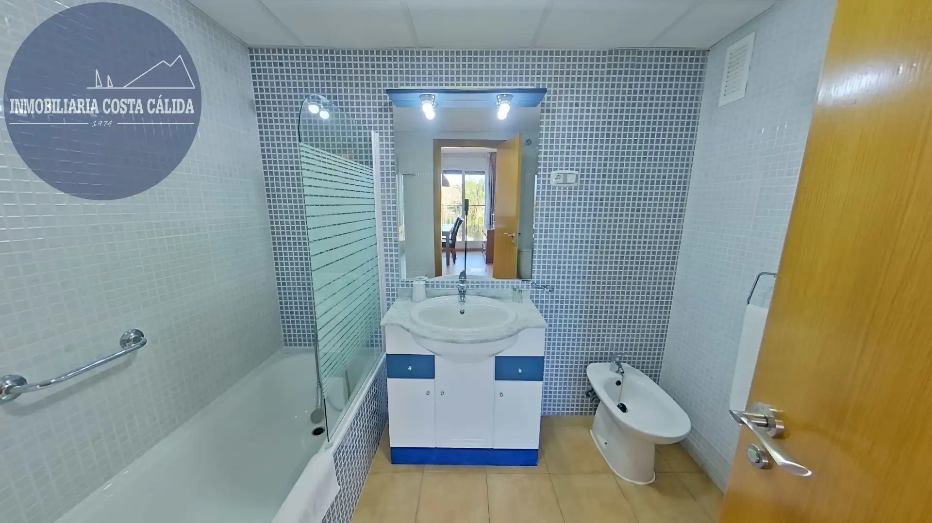 Bany de Apartament en venda en Águilas amb Aire condicionat, Calefacció i Jardí privat