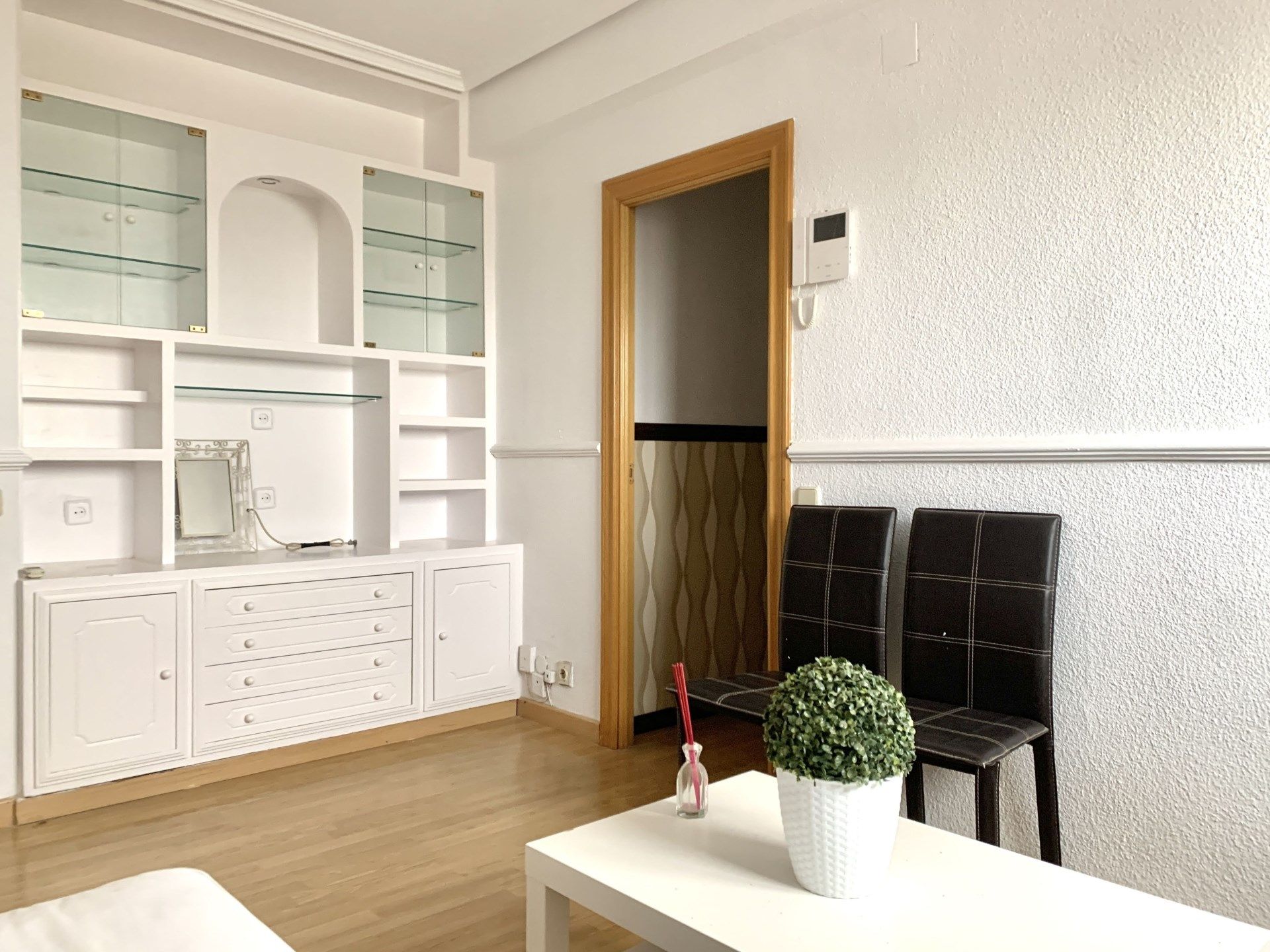 Living room of Flat for rent in  Madrid Capital  with Air Conditioner, Heating and Furnished