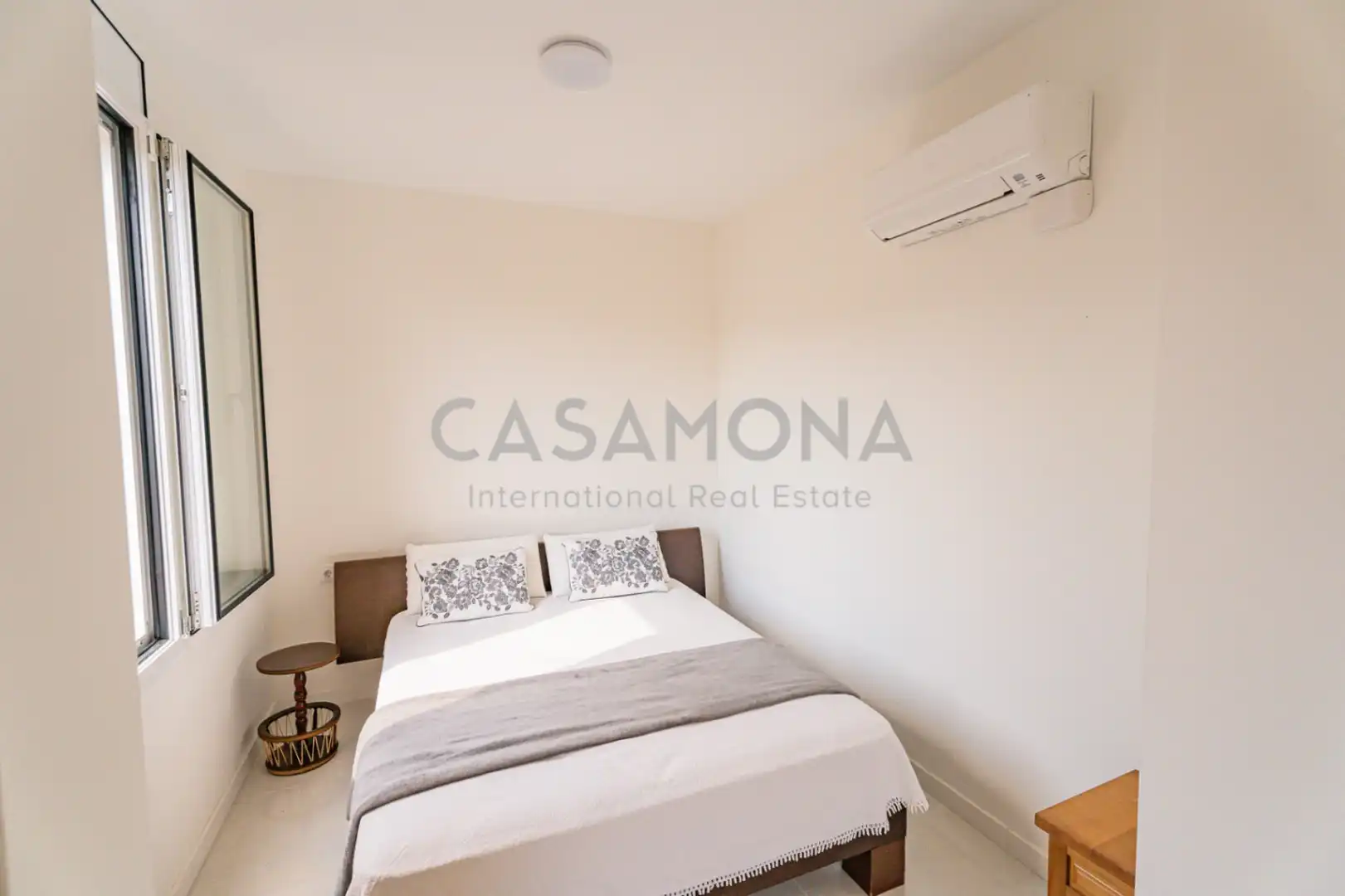 Bedroom of Houses for rent to own in Barcelona  with Air Conditioner, Heating and Private garden