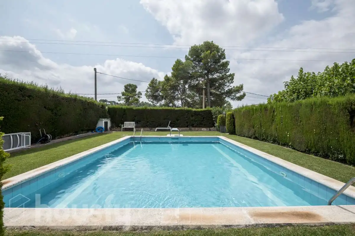 Piscina de Casa o xalet en venda en Mediona amb Aire condicionat, Calefacció i Jardí privat