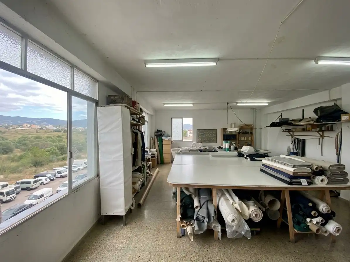 Local comercial en traspàs a Ponent