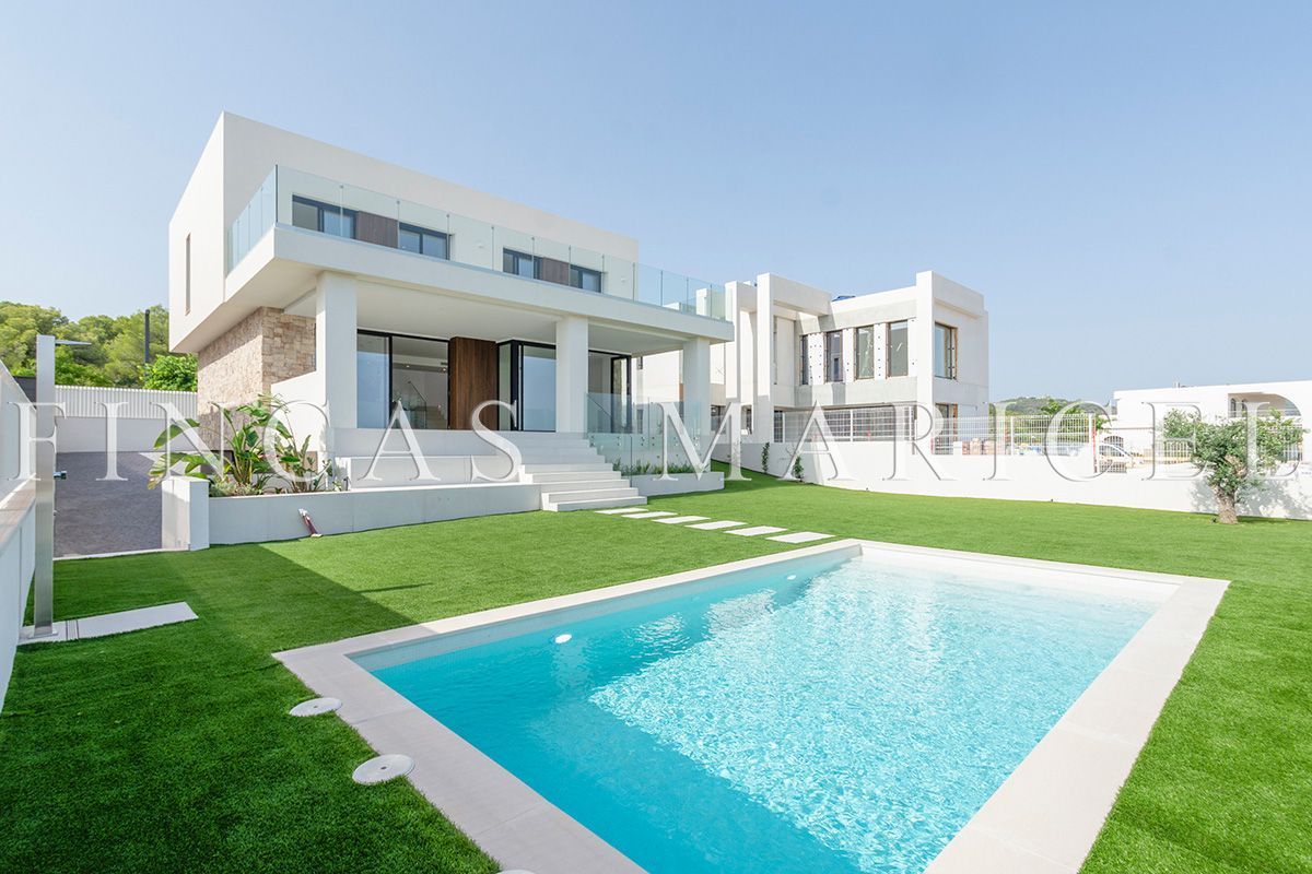 Vista exterior de Casa o xalet en venda en Sitges amb Aire condicionat, Calefacció i Jardí privat