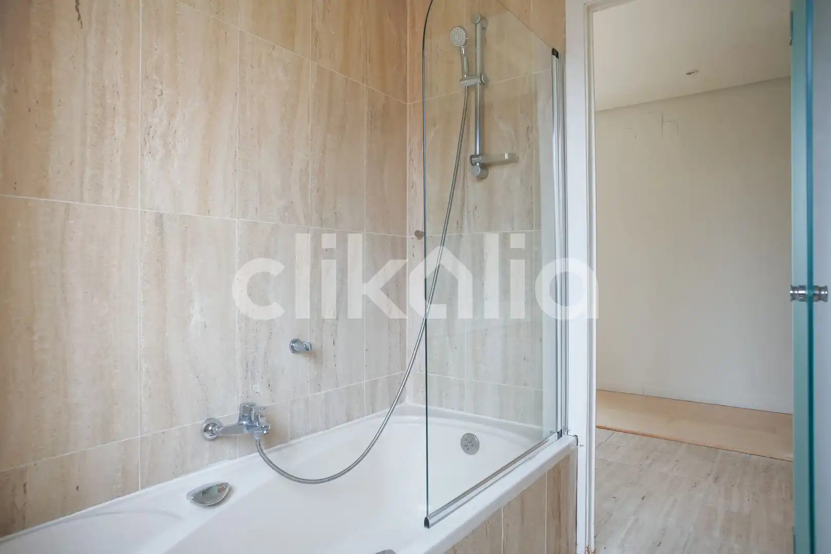 Bathroom of Flat for rent in Chamartín