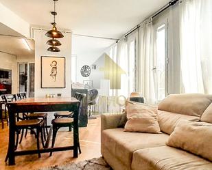 Sala d'estar de Dúplex de lloguer en Santa Perpètua de Mogoda amb Calefacció i Parquet