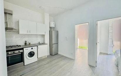 Kitchen of Flat for sale in  Barcelona Capital  with Air Conditioner, Heating and Oven