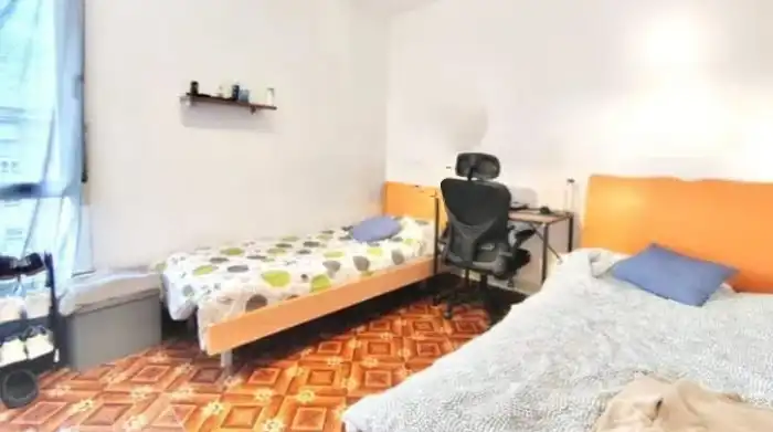 Habitación de Piso en venta en Torrelavega  con Calefacción, Jardín privado y Amueblado