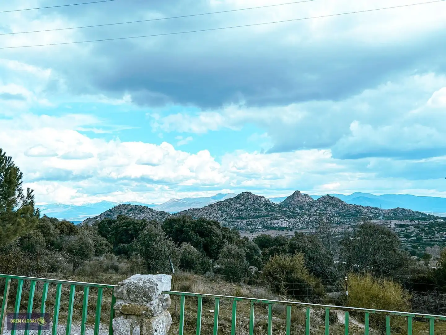 Vista exterior de Casa o xalet en venda en La Cabrera amb Jardí privat, Terrassa i Traster